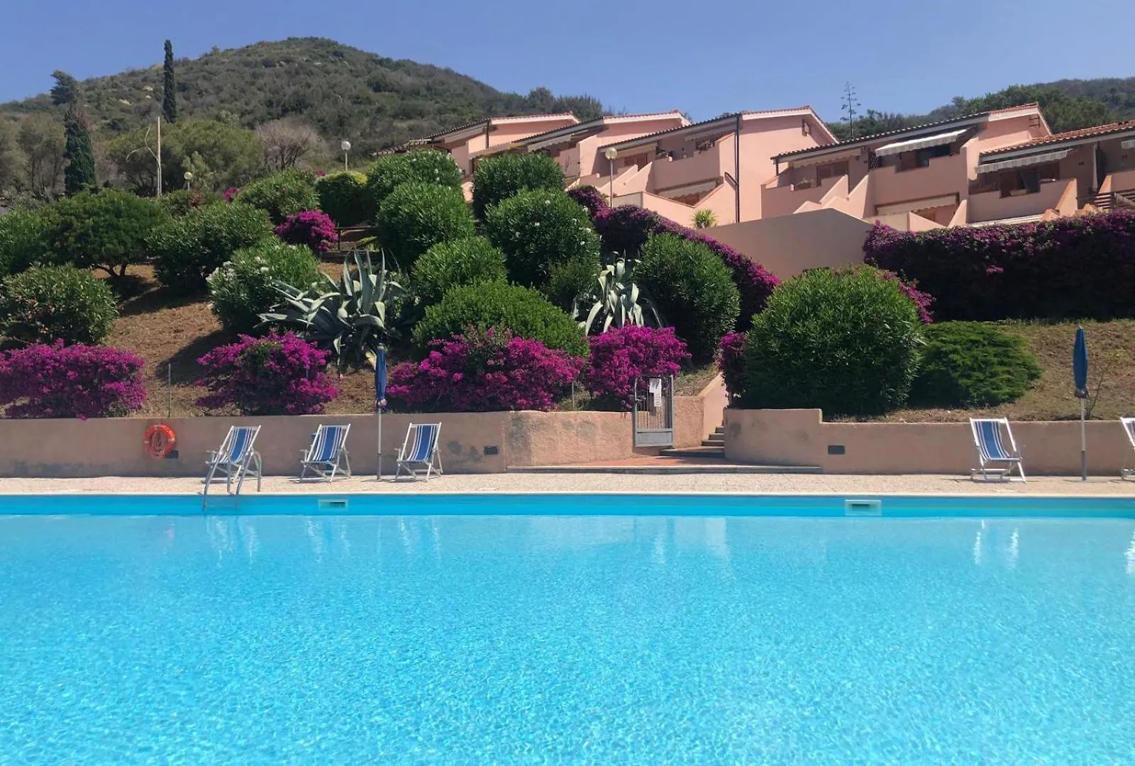 Cala Rossa 6 Pool&Beach A Nisporto 0*,